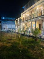 Deluxe Two-Bedroom Apartment with Garden View