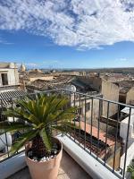 Casa Caprifoglio with two bedrooms and two terraces - B&B Noto