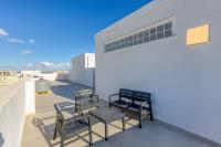 Three-Bedroom Apartment with Balcony
