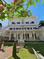 ClubBoracay Apartelle - B&B Borac