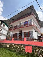 Omji - Sant Manas Bhushan Ashram Yamunotri, 200m from Helipad - B&B Kharsālī
