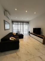 Spinola 2BR Retreat, close to sea, restaurants & cafés - Ferienwohnung