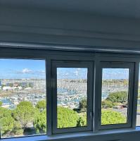 Salty Home, vue sur la Marina, LR133 - Chambres d’hôtes Les Minimes