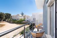 Modern Colorful House 3 - Bed and Breakfast Rodos