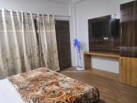 Jungle Valley Homestay - B&B Chail