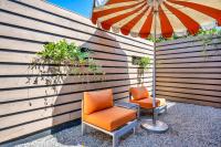 Claudia's Guest House - B&B Los Angeles