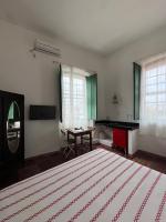 Estudio con cama extragrande