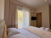 Estudio con vistas a las montañas