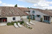 Gite Guillot - hameau calme 8km de Jonzac - B&B