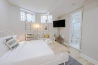 Quaint Studio Apt Steps from Back Bay - Bed and Breakfast Boston