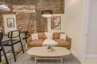 Simple Spacious Apartment - B&B Boston