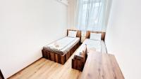 Spacious Rooms - 15 Min from Airport & City Center, 5 Min from Vienna Main-Bus Station EZ 12 - Bed and Breakfast