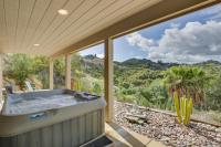 Hot Tub and Balcony Rainbow Retreat Near Wineries! - Chambres d’hôtes