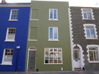 Spacious 4 bed house, near the beach - B&B