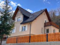 Dom Przy Czerwonym Szlaku - The Red Trail Cottage - B&B