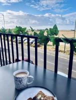 Modern Beachfront Apartment - B&B Littlehampton