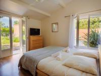 Villa provençale avec piscine privée et jardin ensoleillé - B&B Mollégès