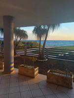 Apartamento de 2 dormitorios con vistas parciales al océano