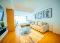 Serene Solace Stylish Studio with Pool and Gym - B&B