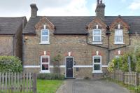 Cosy 3 bedroom house with Free parking and WiFi - B&B Colchester