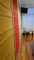 Tweepersoonskamer met 2 Aparte Bedden en Eigen Badkamer