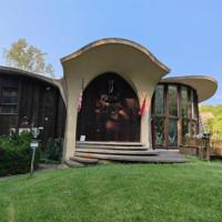 HOUSE Of THE FUTURE IN THE WOODS OF WEST LANSING - Chambres d'hôtes Lansing