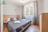 Deluxe One-Bedroom Apartment