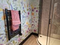 The Burrow by Blake View Holidays a peaceful boutique retreat 3 miles from Ennerdale- standard twin or super-king bed available - Chambres d'hôtes Rowrah