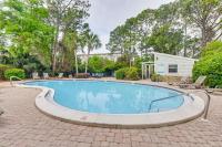 Santa Rosa Beach Townhome Patio, Walk to Beach! - B&B Santa Rosa Beach