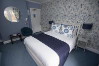 Zimmer mit Kingsize-Bett