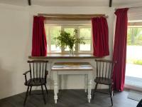 Buzzard's Nest Glamping Walnut - B&B Chard