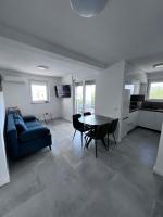 Appartamento con 1 Camera da Letto, Balcone e Vista Montagna