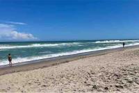 Cozy Comfy Beach Cottage w Hot Tub - B&B Wilmington