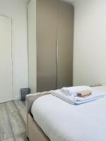 Entire 2-bedroom Flat Close to Hyde Park, Paddington Station, Bayswater and Queensway Station - B&B