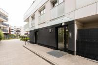 Jacuzzi Hideout - Warsaw private terrace - Free Parking - B&B