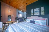 Refugio Turquesa-Luxury King Suite with Private Jacuzzi Balcony-5 min to La Fortuna - B&B La Fortuna