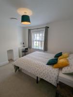 Fantastic 3-Bedroom House in Crawley - Ferienwohnung
