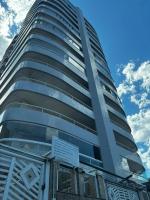 Apartamento amplo com varanda- 8 MIN DA PRAIA - Chambres d’hôtes Praia Grande
