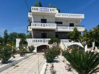 Zourpos Studios & Apartments - B&B Kalyves