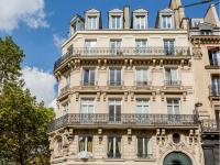 Merveil - Luxury Suite - Louvre - Ours II - Bed and Breakfast Parijs