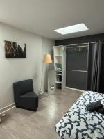 T4 vue sur la Garonne, au pied du tram - B&B Bordeaux