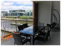 Prestige Waterfront Apartment in Kingston, ACT - B&B
