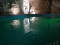 GITE O FIL DU BOIS avec spa et piscine à Longchaumois - du samedi au samedi - Bed and Breakfast