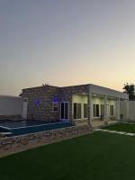 Luxury Farmhouse Near Yas Island With Swimming Pool, BBQ Area & Majlis - B&B