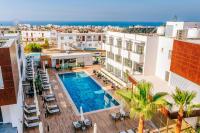 Gold Feather 2Bedroom Center Location and Pool - Ferienwohnung Agia Napa