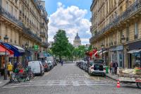 Appartement rénové Parisien en plein Coeur de L'Île Saint-Louis juste en face de Notre-Dame ! - Chambres d’hôtes