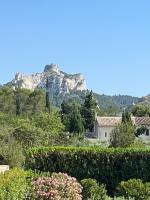 Villa Domitia Splendid View 5mn walk from center of Saint Remy - Chambres d'hôtes Saint-Rémy-de-Provence