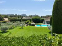 Villa Domitia Splendid View 5mn walk from center of Saint Remy - B&B