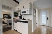 Poolside Retreat at Kimberling Crossing - B&B Kimberling City