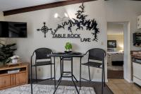 Poolside Retreat at Kimberling Crossing - B&B Kimberling City